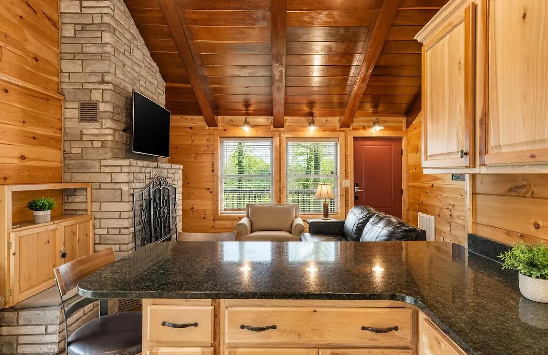 Honey Bee Hideaway Your Sweet Mountain Escape-1